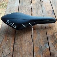 Sella bici Fizik Arione TRATTABILE 