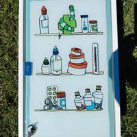 mobiletto metallo medicine