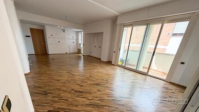 Appartamento in Piazza Dante vista Mare