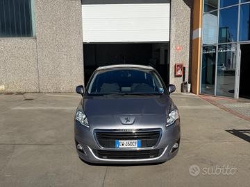 Peugeot 5008 1.6 HDi 115CV Business