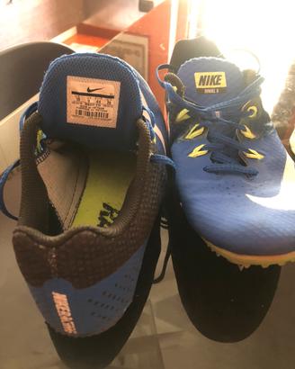 Scarpe chiodate