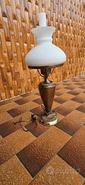 Lampada da tavolo vintage in ottone 