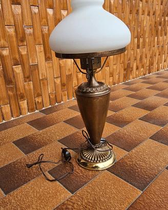 Lampada da tavolo vintage in ottone 
