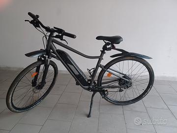 BICI ELETTRICA TREKKING A PEDALATA ASSISTITA