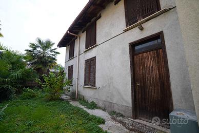 PORZIONE DI CASA INDIPENDENTE CON GIARDINO