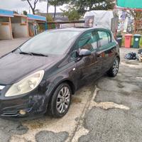 Opel Corsa tenuta benissimo rifatta tutta