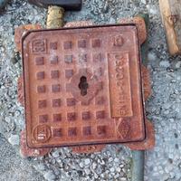 chiusino in ghisa c 250 per pozzetto 20x20