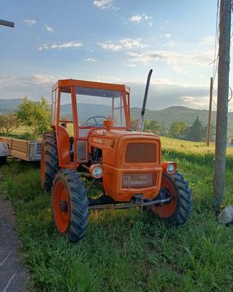 Trattore Om 615 gommato 