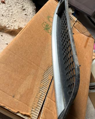 Griglia calandra paraurti destra alfa romeo gt q2