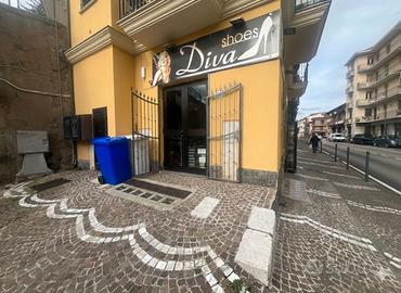 Commerciale a due passi dalla piazza
