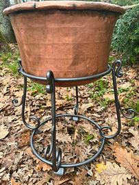 Paiolo in rame con supporto antico