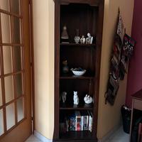 Colonna portalibri in arte povera