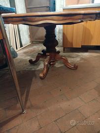 Tavolo in noce con prolunga allungabile 