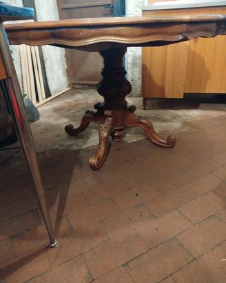 Tavolo in noce con prolunga allungabile 