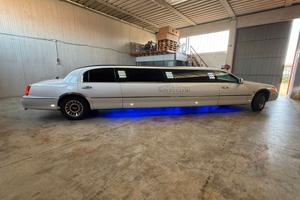 Limousine Ford Licoln Town Car 1999
