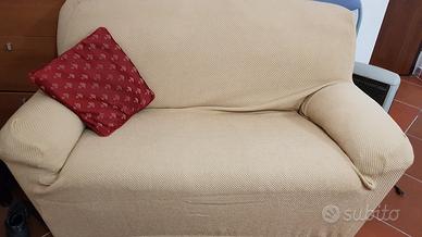 due divani da 2 e 3 posti