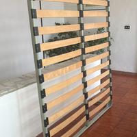 Rete matrimoniale con doghe in legno