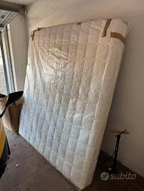 Materasso Memory e doghe + cuscini