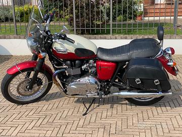 TRIUMPH BONNEVILLE T100