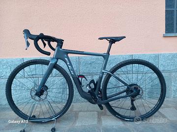 Bici Gravel FUJI JARI 1.1
