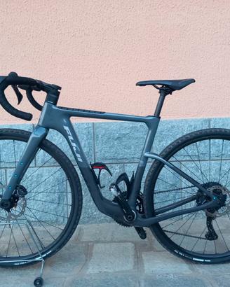 Bici Gravel FUJI JARI 1.1