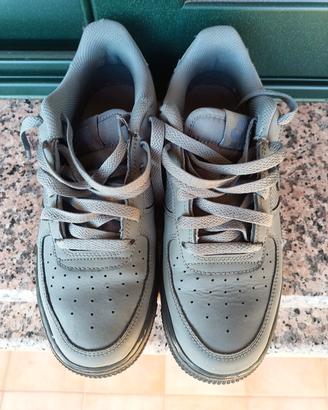 Nike Air Force 1 Low Grigie e Nere