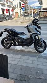 Xadv 750
