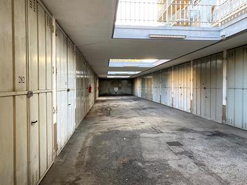 Ampio garage Trofarello