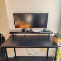 Scrivania IKEA UTVISNIG - In garanzia, come nuova