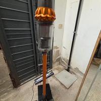 Dyson v15