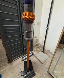 Dyson v15