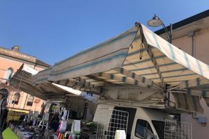 Tenda automatizzata per Abulanti