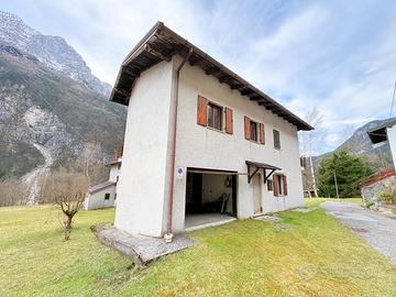 Casa indipendente a Chiout Cali di Chiusaforte