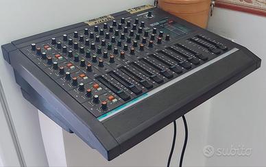 Mixer audio LEM perfetto 120watt x 120watt.