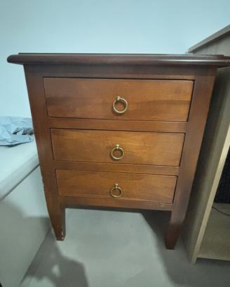 Coppia di comodini in legno a 3 cassetti