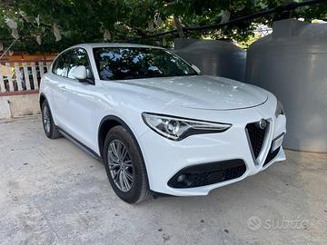 Alfa Romeo Stelvio perfette condizioni
