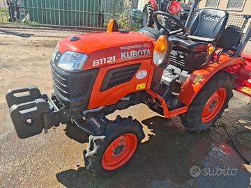 Trattore KUBOTA mod. B1121