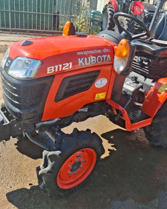 Trattore KUBOTA mod. B1121