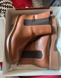 Chelsea boots made in Italy
