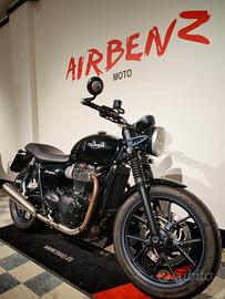 Triumph Street Twin