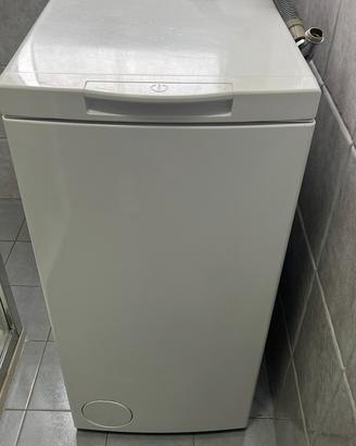 70€ Lavatrice Indesit carica dall’alto