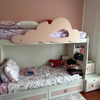 Letto a castello e due materassi