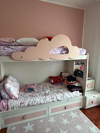 Letto a castello e due materassi