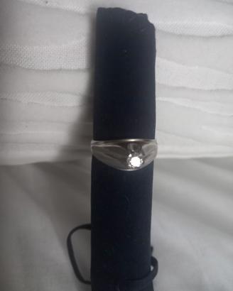 Anello uomo oro bianco con brillantino