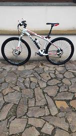   montabike cannondale front 29.             