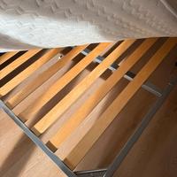 Struttura letto e materasso 140x190