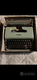 Macchina da scrivere Olivetti Lettera 22
