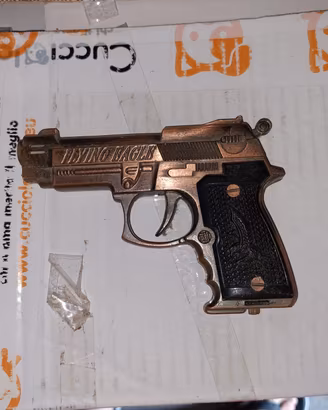 Accendino a forma di pistola "Flying Eagle" 