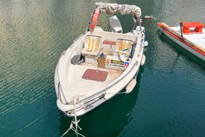 Barca senza patente con ormeggio