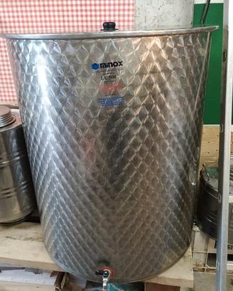 botti in acciaio per olio e vino 
